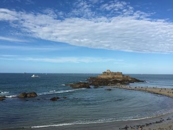 Fort national in sea against sky