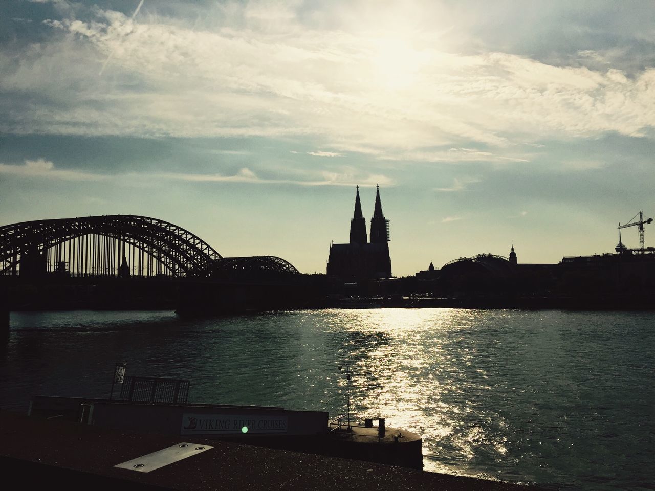 architecture, built structure, building exterior, sky, city, river, water, cloud - sky, travel destinations, famous place, international landmark, waterfront, capital cities, travel, tourism, silhouette, cityscape, tower, cloud, thames river