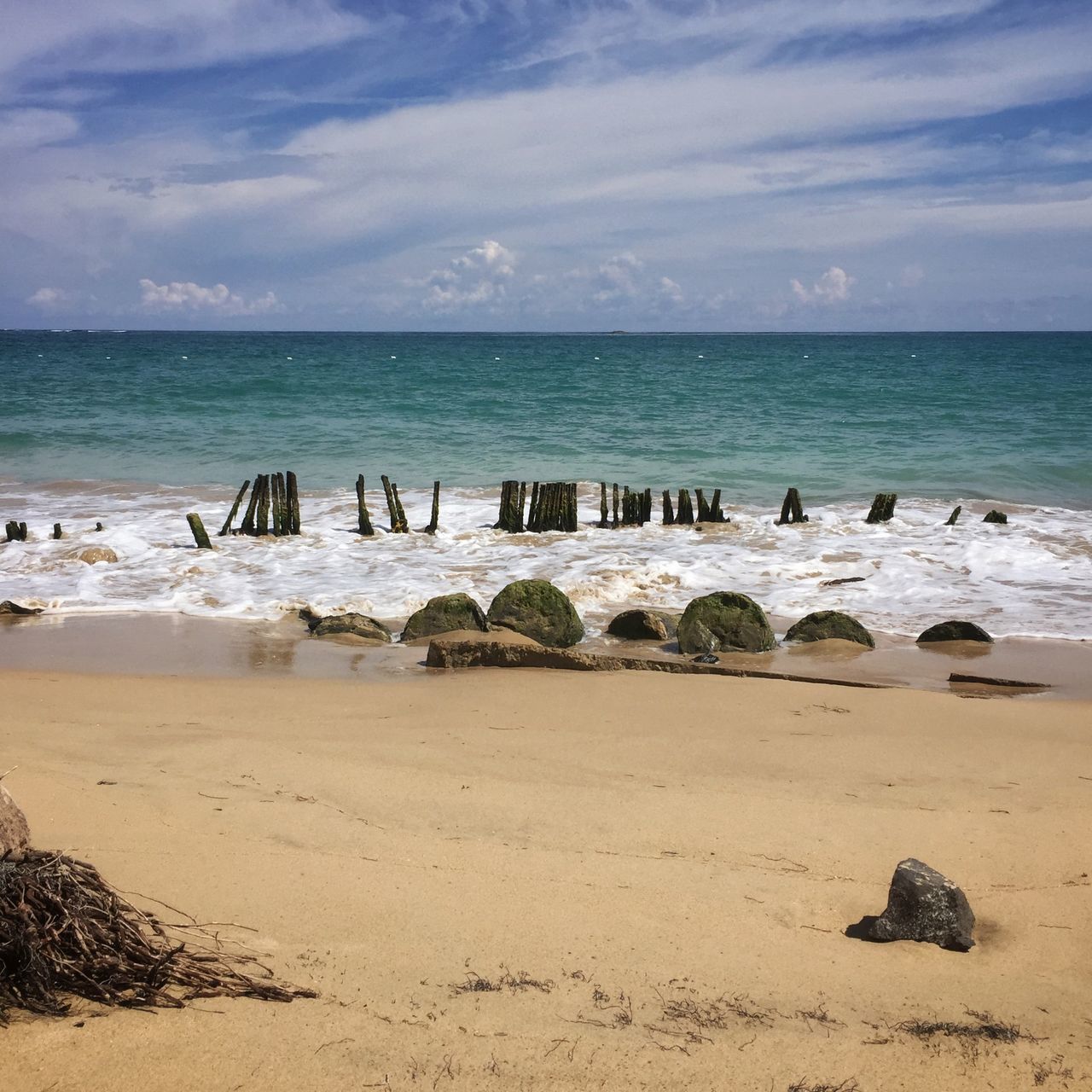 beach, sea, horizon over water, sand, shore, sky, water, scenics, tranquil scene, beauty in nature, tranquility, cloud - sky, nature, vacations, cloud, idyllic, summer, wave, coastline, cloudy