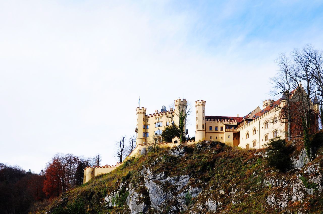 OLD BUILDINGS IN CITY