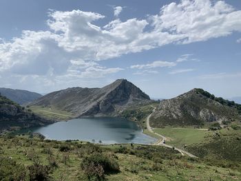 Mountain lake peppermint freshness