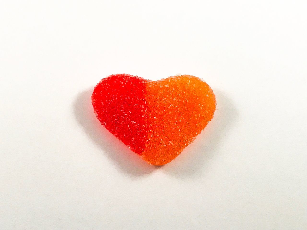 CLOSE-UP OF HEART SHAPED CAKE