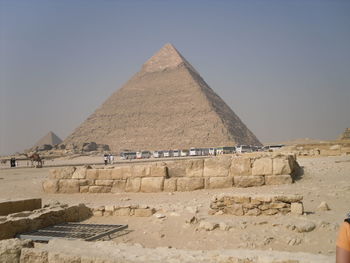 Great pyramid of giza on field