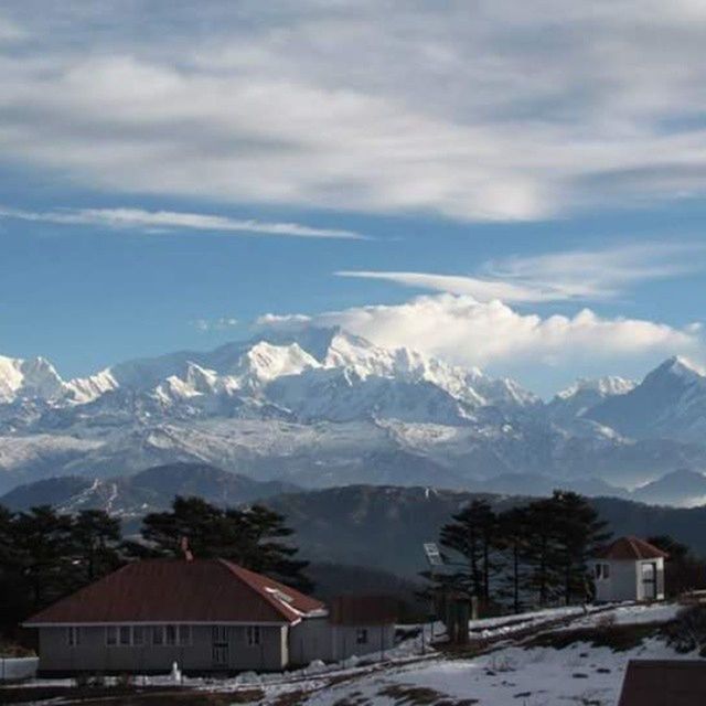 snow, winter, cold temperature, mountain, season, weather, snowcapped mountain, mountain range, building exterior, house, architecture, covering, built structure, sky, scenics, landscape, beauty in nature, tranquil scene, cloud - sky, nature