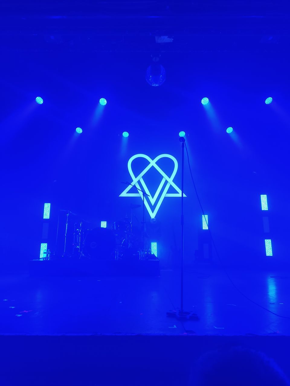 blue, illuminated, communication, no people, sign, light, line, indoors, lighting equipment, arrow symbol, guidance, electric blue, light - natural phenomenon