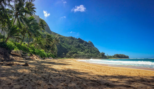 Scenic view of tunnels beach makua beach on the hawaiian island of kauai, usa against sky