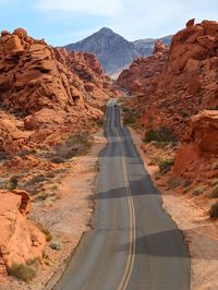 Mouse's tank road in the valley of fire, nevada