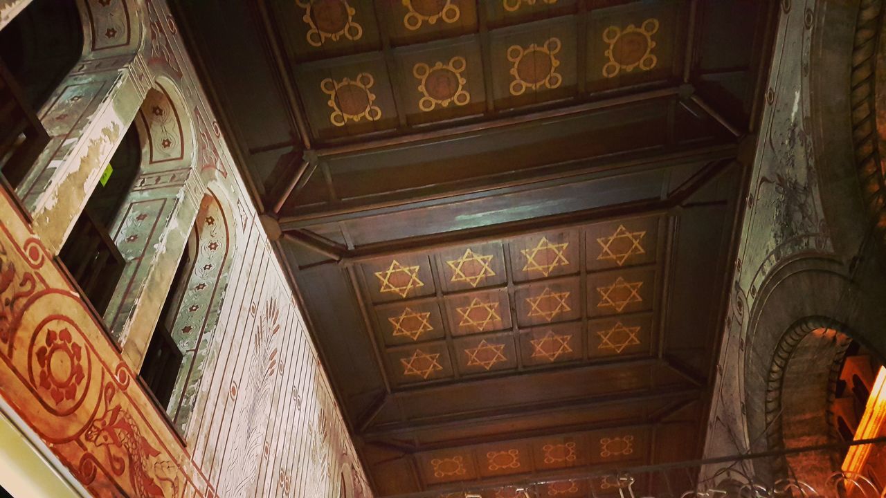 LOW ANGLE VIEW OF CEILING OF CHURCH