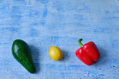 Directly above shot of bell peppers on table