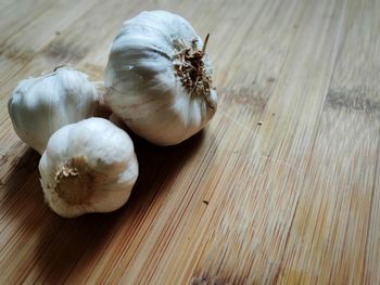 High angle view of garlic on table