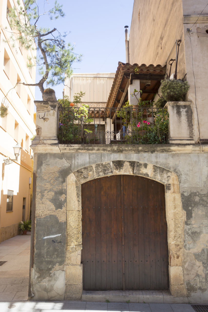 VIEW OF OLD BUILDING