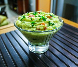 Close-up of guacamole in bowl on table