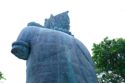 Low angle view of statue against clear sky