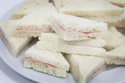 Close-up of bread in plate on table