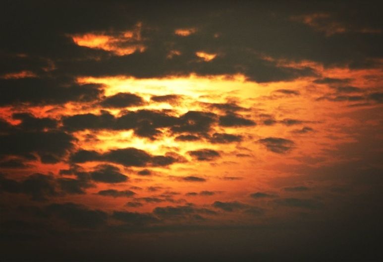 sky, beauty in nature, sky only, scenics, cloud - sky, sunset, tranquility, low angle view, backgrounds, tranquil scene, nature, cloudscape, full frame, orange color, cloudy, idyllic, majestic, dramatic sky, cloud, weather