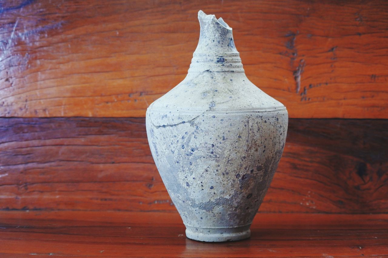 CLOSE-UP OF A VASE