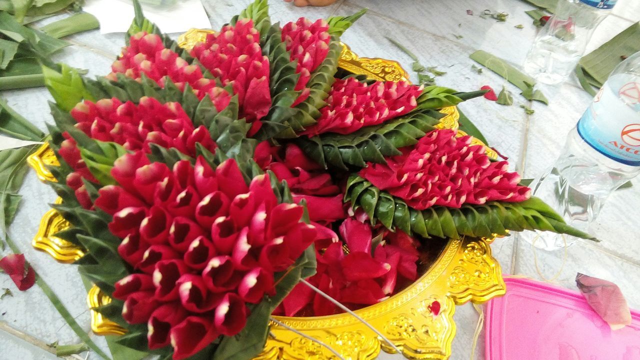 multi colored, variation, for sale, choice, freshness, retail, abundance, large group of objects, flower, market, market stall, indoors, arrangement, high angle view, still life, colorful, collection, various, yellow, small business