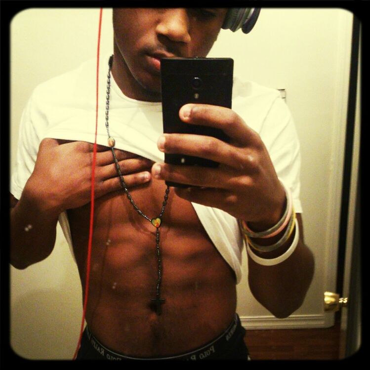 Chilling boredaf female follow ya boy 