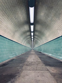 Diminishing perspective in a tunnel