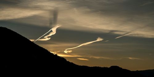 Low angle view of vapor trail in sky