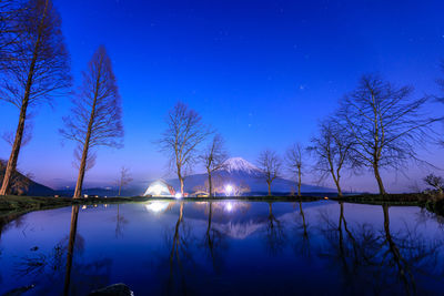 Beautiful landscapes view fuji mountain fumotoppara camping grounds at night in fujinomiya, 