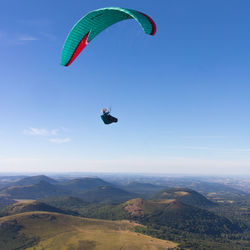 Paragliding from the summit of puy de dôme in auvergne