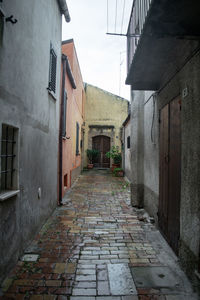 alley