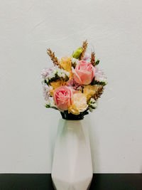 Close-up of rose bouquet in vase
