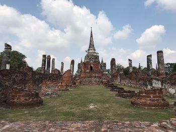 Old ruins of building against sky