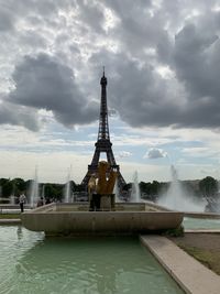 Eiffeltower against cloudy sky