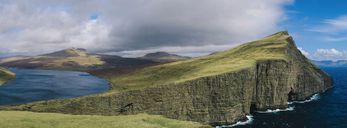 Epic cliffs of trælanípa, faroe islands