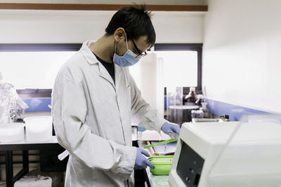 Male scientist working in the laboratory