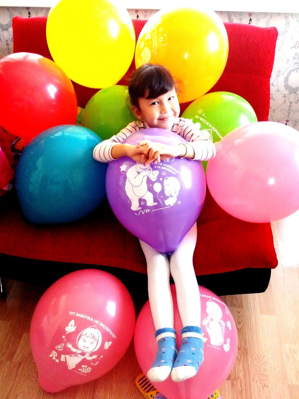 childhood, elementary age, boys, cute, innocence, girls, leisure activity, lifestyles, playful, person, indoors, toy, playing, balloon, happiness, fun, casual clothing, smiling