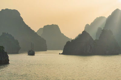 Magical beauty of ha long bay at dawn