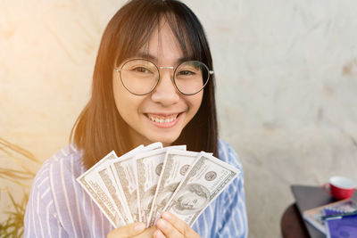 Portrait of a smiling young woman