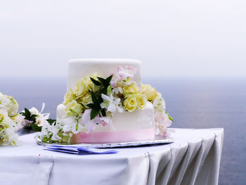 Close-up of white flowers