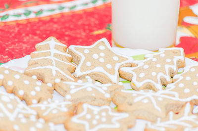 Close-up of gingerbread cookies in plate on table