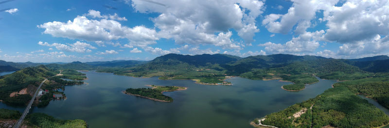 Panoramic view of lake and mountains against sky