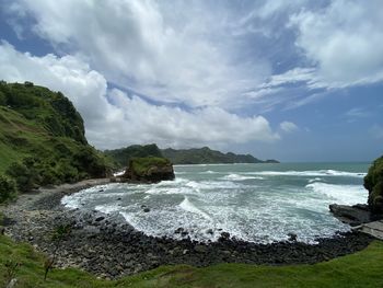 Scenic view of sea against sky on menganti beach