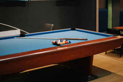 8 ball poll billiard table with rack and stick