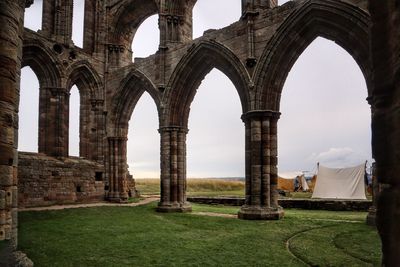 Old ruin building against sky