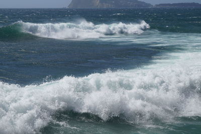 Waves splashing on sea