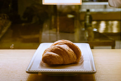 Illuminated croissant