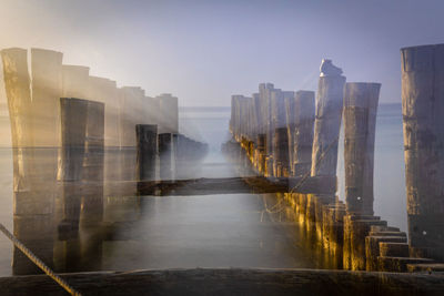 Langzeitbelichtung mit zoomeffekt alte steganlage ostsee