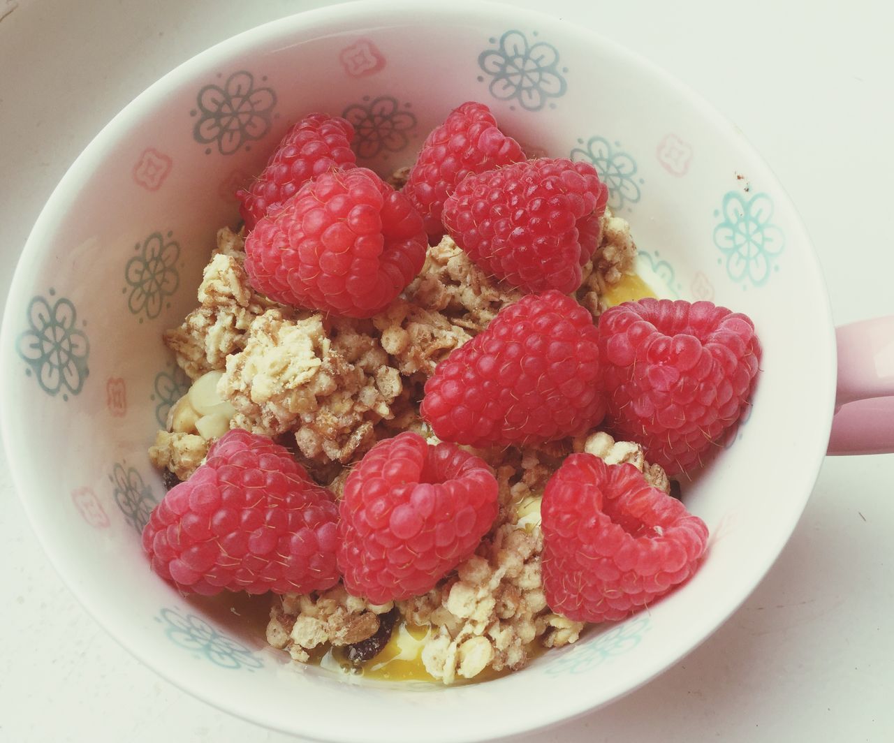 food and drink, food, healthy eating, fruit, red, freshness, strawberry, bowl, healthy lifestyle, ripe, close-up, indoors, berry, directly above, raspberry, juicy, ready-to-eat, temptation, plate, indulgence, organic, serving size, meal, group of objects, fruit bowl, overhead view, white background