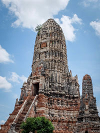 Old ruins in ayutthaya kingdom against sky