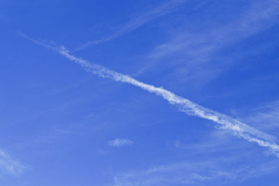 Low angle view of vapor trail in sky