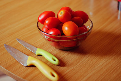 High angle view of tomatoes in bowl on table