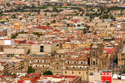 Aerial view of cathedral in city