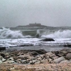 Waves splashing on rocks